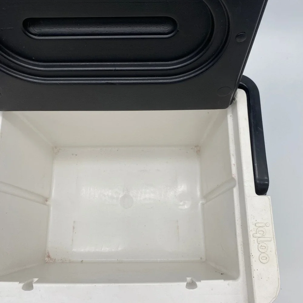 Igloo DieHard Battery Novelty Personal Cooler Black White Retro Automotive Style